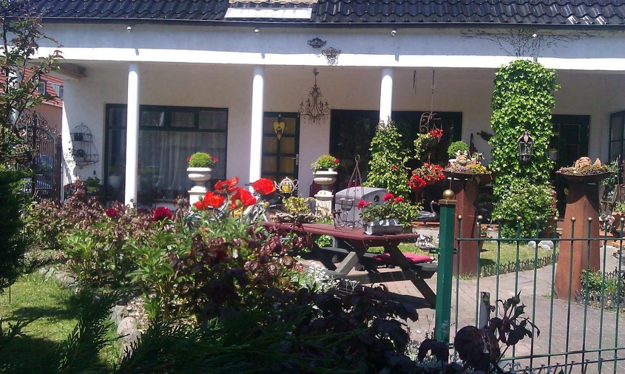 Cafesahne U Pension Dranske Exterior foto